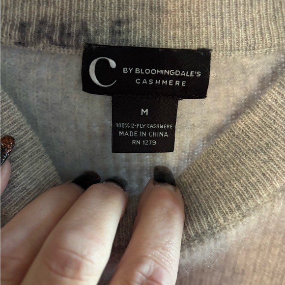 Bloomingdale's Cashmere Women's Cream Sweater with Lace-Up Shoulders - Picture 2 of 5